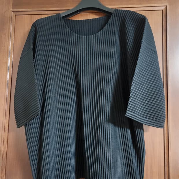 이세이미야케 옴므플리세 베이직 탑