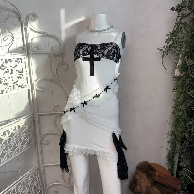 Black&white gothic cross ribbon lace ops