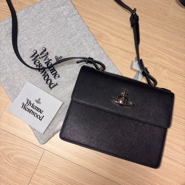 비비안웨스트우드 핌리코 미디움 폴더 숄더백