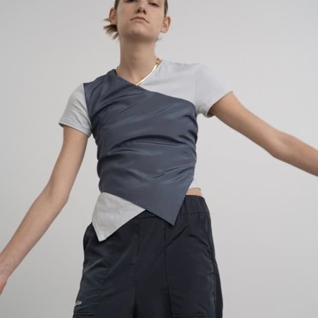 마뗑킴 백 포인트 탑 실키 스카프탑 그레이