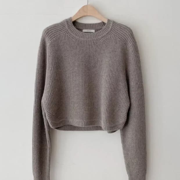 TABLE 라인 숏 니트 라이트브라운