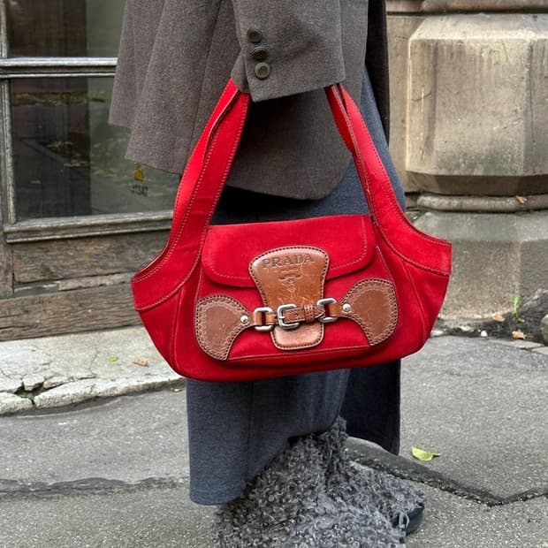 프라다 레드 레더 숄더백