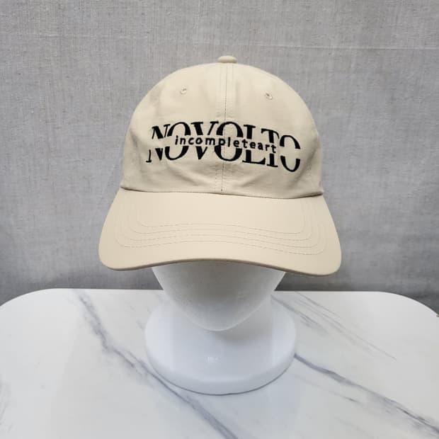 NOVOLTO 베이지 볼캡