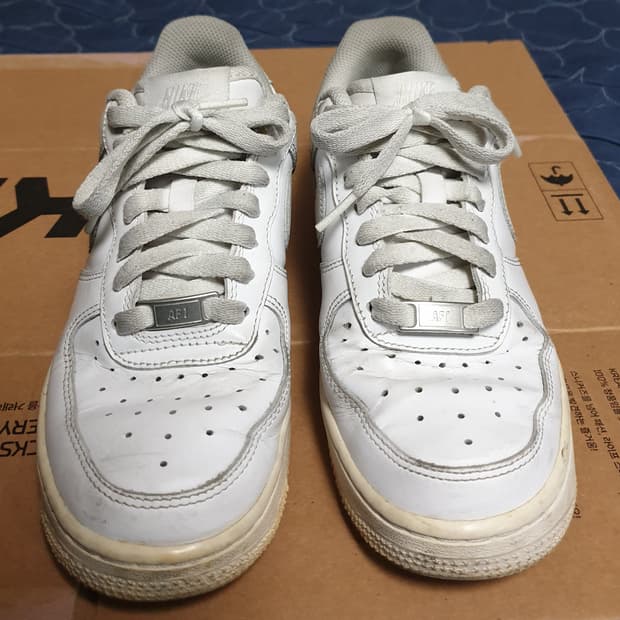 나이키 에어포스 로우 화이드 (235)