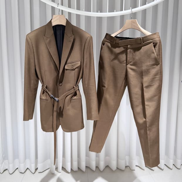 52 / 48 디올 브라운 울 혼방 벨트 남성 정장 셋업