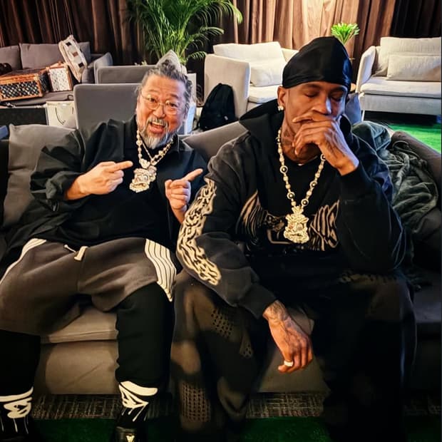 트래비스 스캇 머천 후드