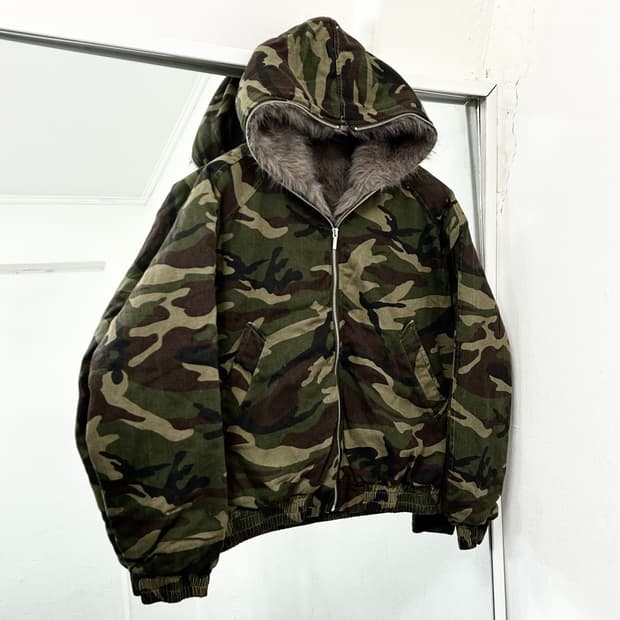 FDR 퍼 트리밍 카모 후드 점퍼