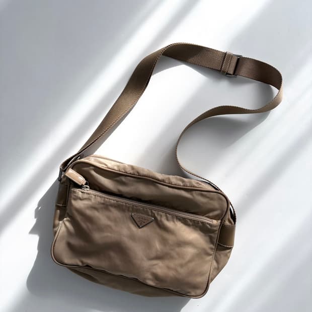 Prada 프라다 베이지 크로스백