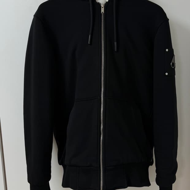 무스너클 버니스웨터