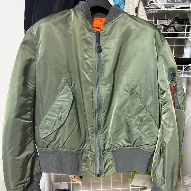 알파 인더스트리 MA-1