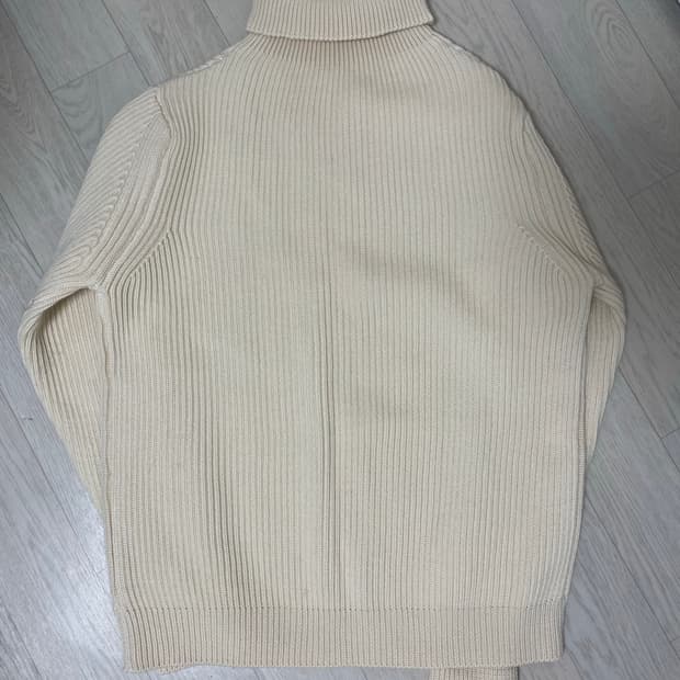 안데르센안데르센 터틀넥 니트