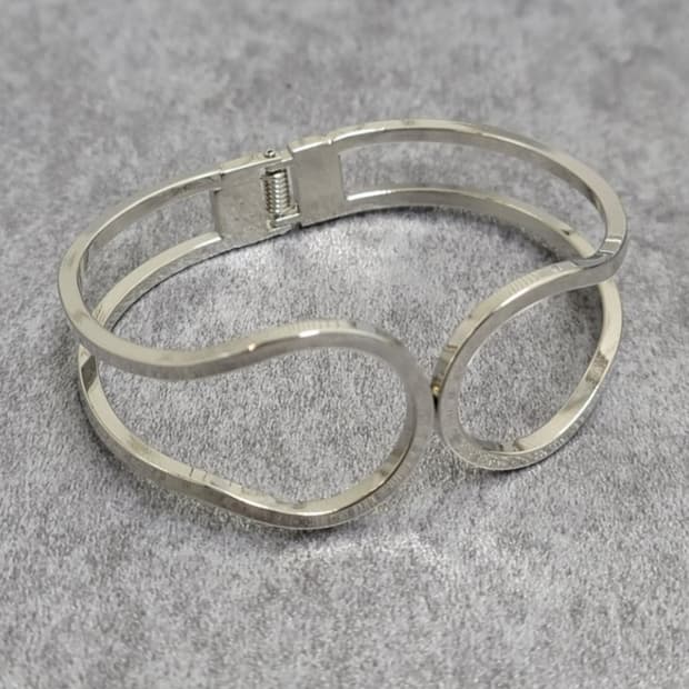 bangle bracelet
