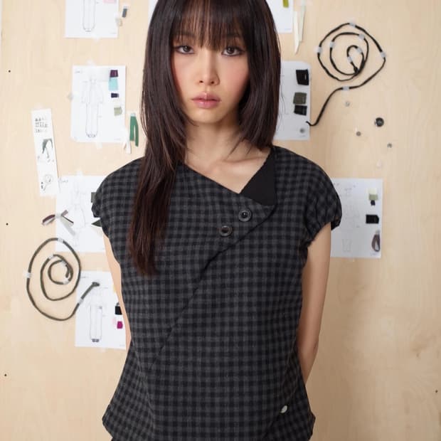 온스카 튤립 카라 체크 블라우스