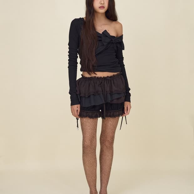 글로니 SCALLOPED LACE MINI SKORT 레이스 미니 스커트