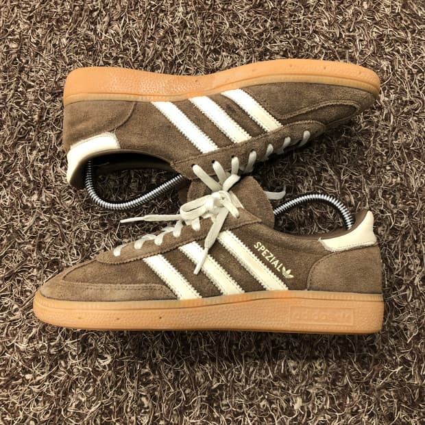아디다스 스페지알 브라운 스니커즈