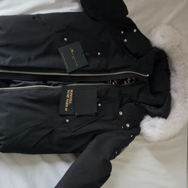 무스너클 발리스틱 은장 화이트퍼s 새상품