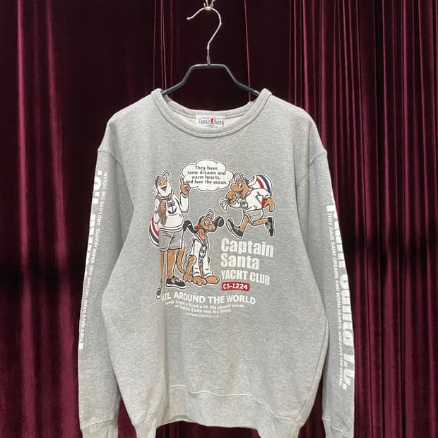 CAPTAIN SANTA YACHT CLUB sweatshirt