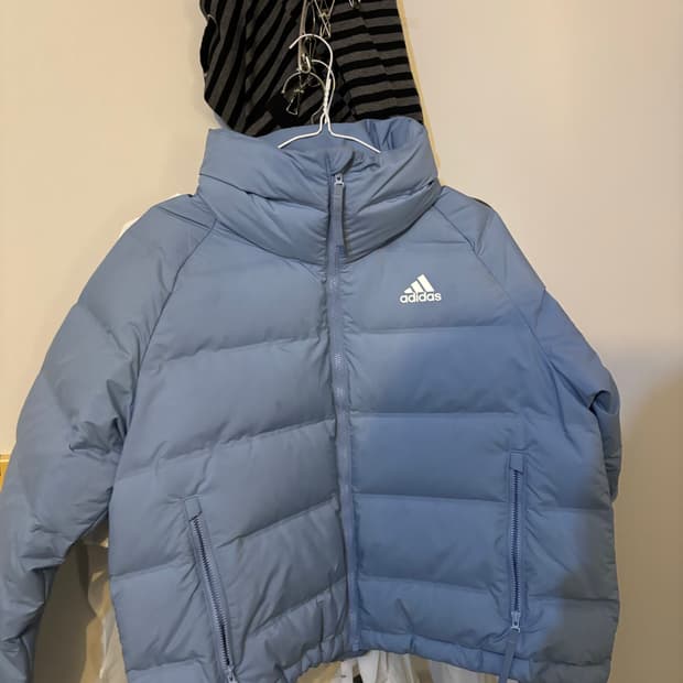 아디다스 패딩 희귀색감…