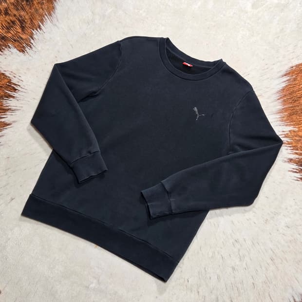 푸마 네이비 맨투맨