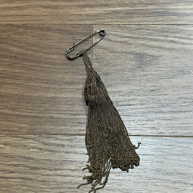 [새상품] 앤드뮬미스터 테슬 브로치