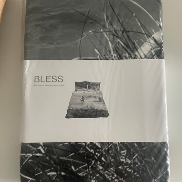 Bless Nº69 Bedsheets Saturnia B/W 베드 시트