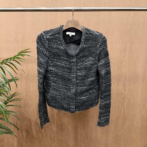 이로 라운드넥 트위드 자켓 노카라 히든 버튼업 디테일 레귤러핏 차콜