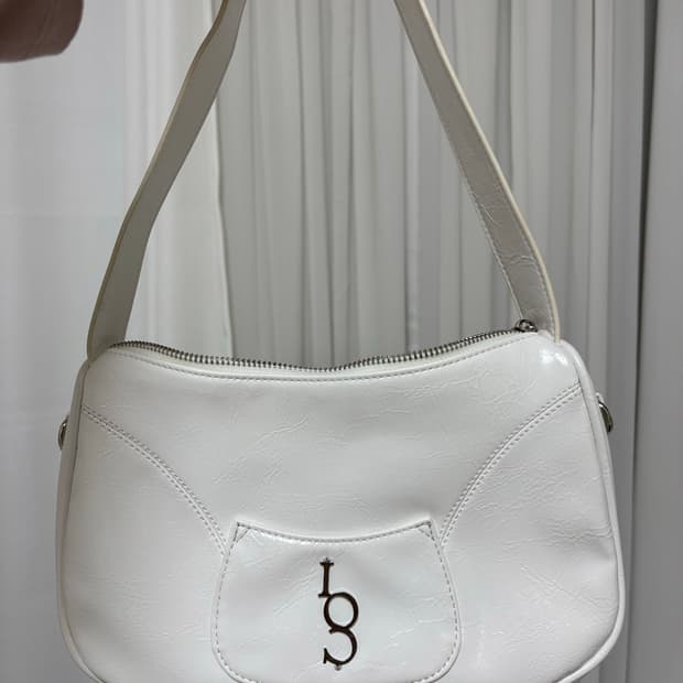 일리고 화이트 숄더백 (새상품, 택있음)