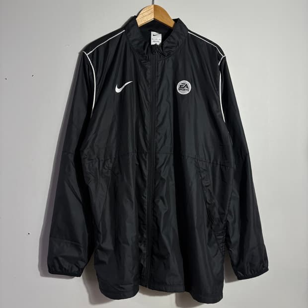 나이키 x EA SPORTS 블랙 윈드브레이커 자켓 (무료배송)