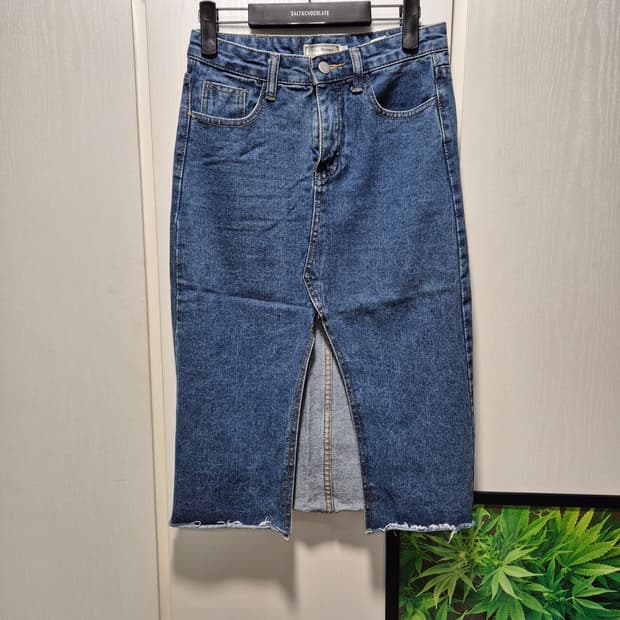 (새상품)VTG 데님 스커트 앞절개 사이즈 중청