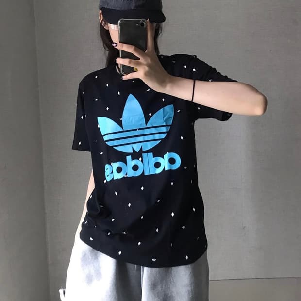 아디다스 민트 도트 반팔 팝니다