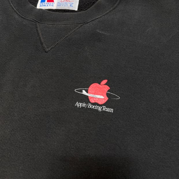 애플 X 보잉 콜라보, 스웻셔츠.