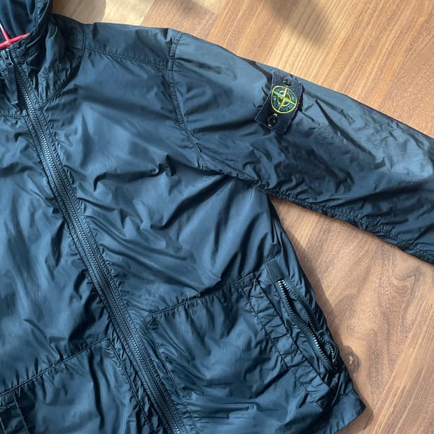 스톤 아일랜드 바람막이