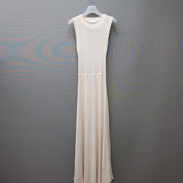 산드로 니트 롱 원피스 36사이즈