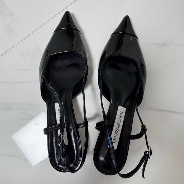 CHAUSSURE LAPIN 블랙 슬링백 235
