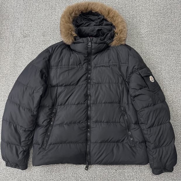 몽클레르 쇼트 패딩 재킷