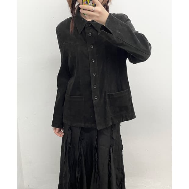 블랙 세무 절개 디테일 자켓