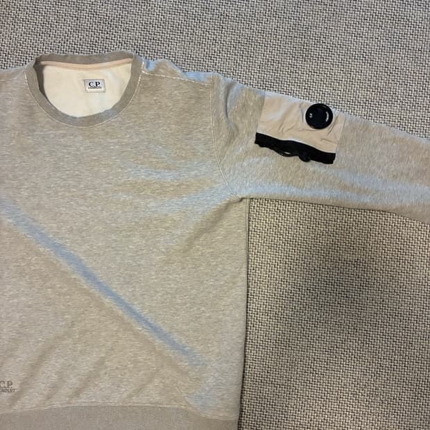 Cp컴퍼니 렌즈 와팬맨투맨100사이즈