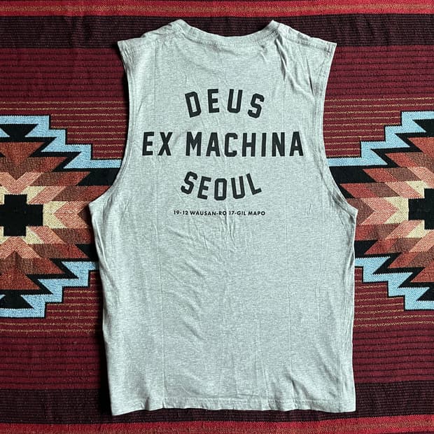 데우스 엑스마키나 서울 어드레스 슬리브리스 민소매 deus