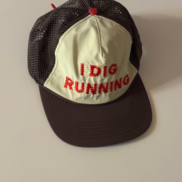 알렉스조노 I dig running 캡