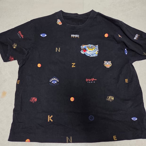 겐조(KENZO) 멀티 아이콘 자수 패치 반팔 티셔츠