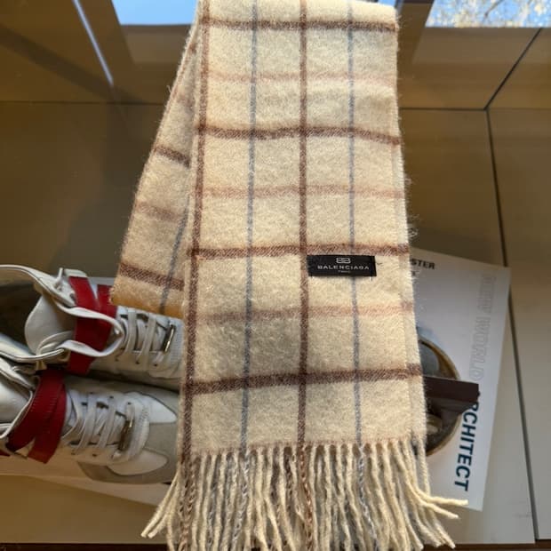 발렌시아가 캐시미어 머플러