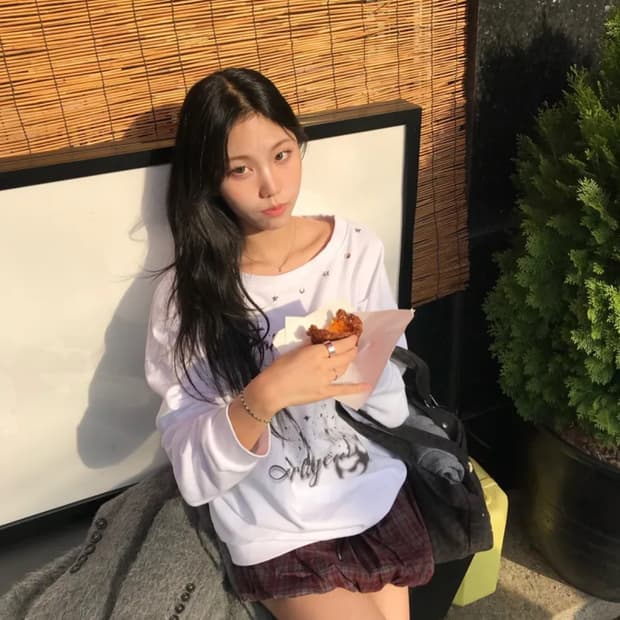 라티젠 원숄더 스웻셔츠