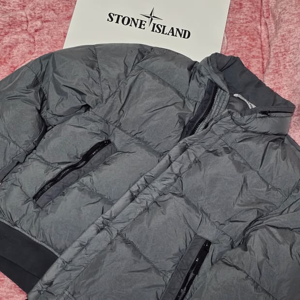 스톤아일랜드 크링클랩스 논후드 패딩