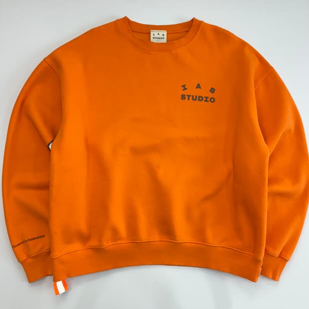 IAB STUDIOS 아이앱 스튜디오 두산 오렌지 맨투맨