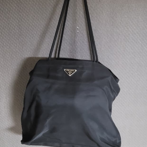 프라다 포코노 크로스백