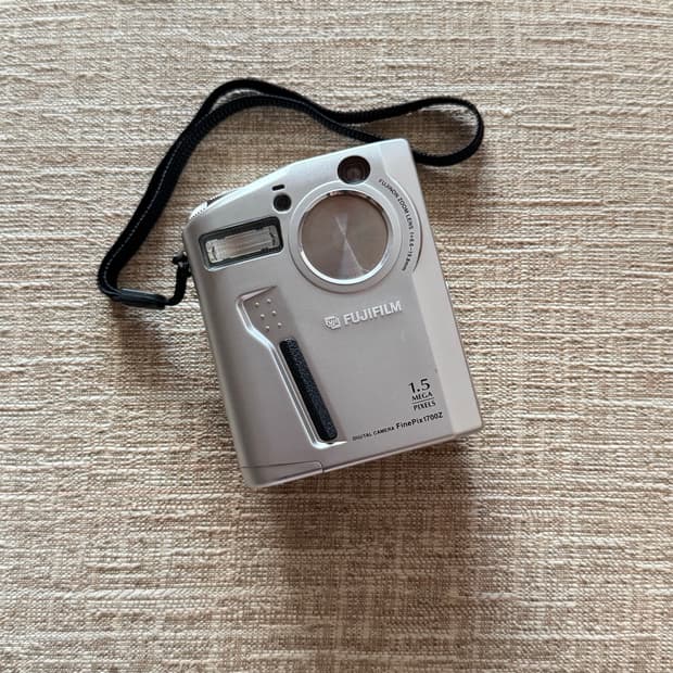 fujifilm 후지필름 파인픽스 1700z 실버 빈티지디카 필카느낌