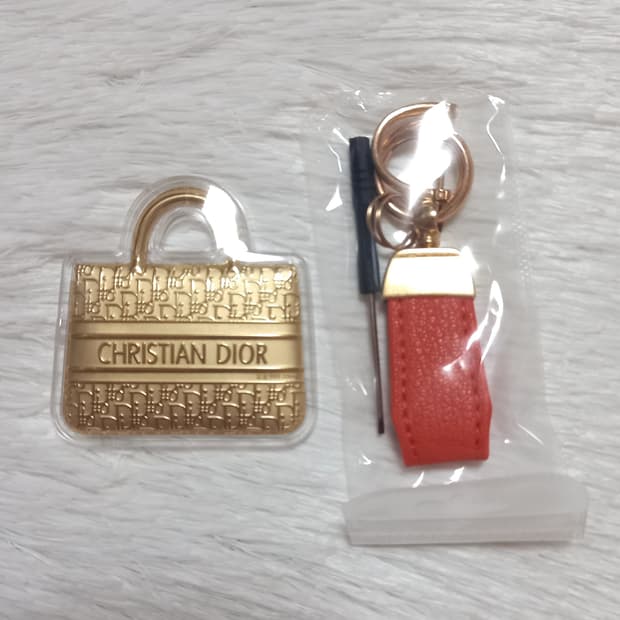 디올 키링 금가방 백참 열쇠고리