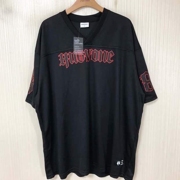 허그본(HUGVONE) 블랙컬러 머슬핏 스크럼 저지 3(XL)