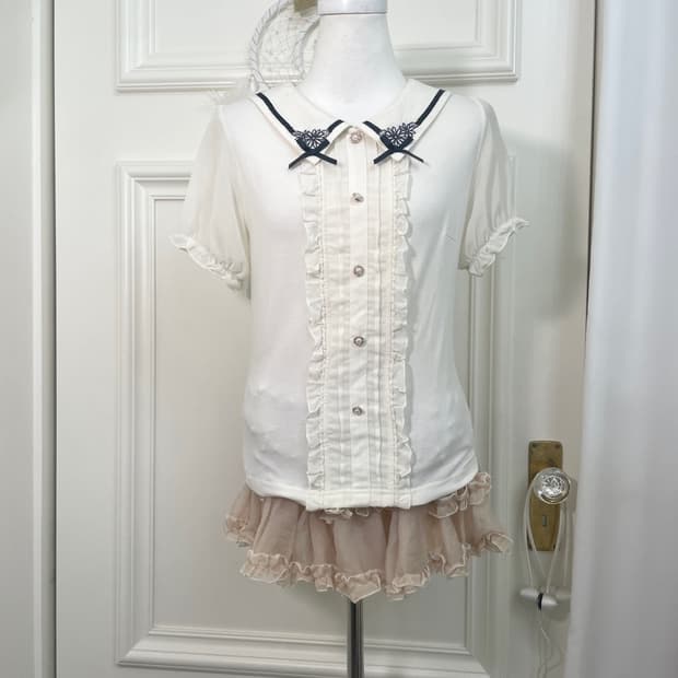 AXES FEMME bow ruffle point half top