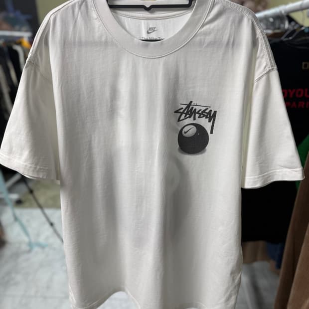 나이키x스투시 8볼 반팔티 화이트 L